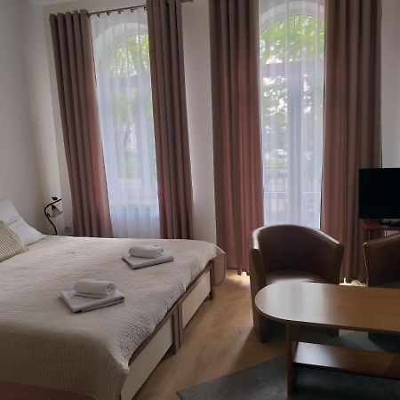 Pensjonat Zamek Derslawa Busko-Zdrój Exterior foto