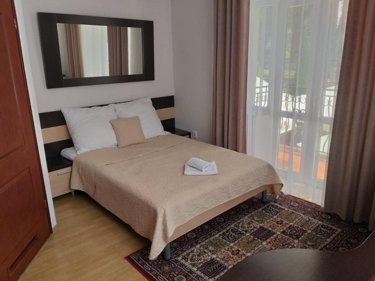 Pensjonat Zamek Derslawa Busko-Zdrój Exterior foto